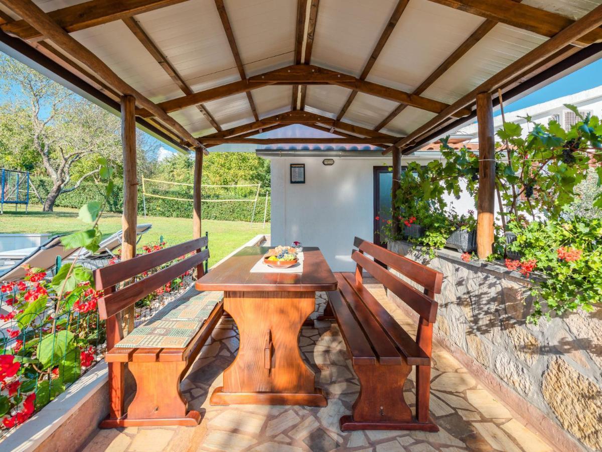 Holiday Home Hacienda - Pzn316 By Interhome Tinjan Eksteriør billede